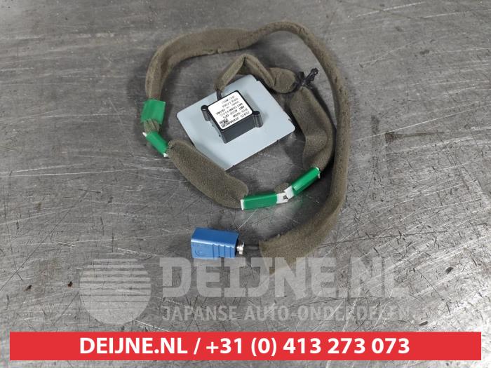 Używane Antena GPS Nissan Note (E12) 1.2 DIG-S 98 Cena na żądanie oferowane przez V.Deijne Jap.Auto-onderdelen BV