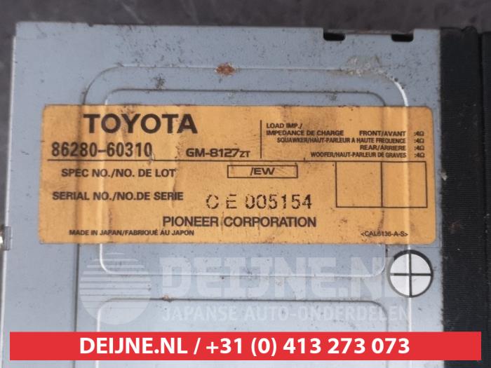 Radio amplifier from a Toyota Land Cruiser (J12) 3.0 D-4D 16V 2003
