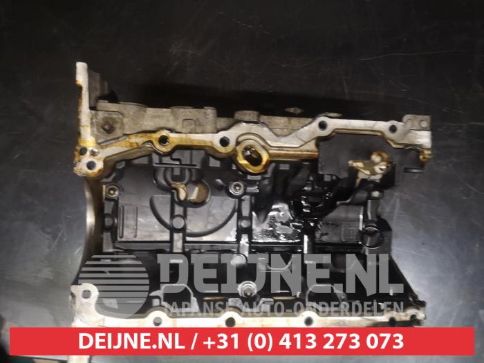 Usagé Couvercle carter Nissan Qashqai (J11) 1.3 DIG-T 140 16V Prix € 35,00 Règlement à la marge proposé par V.Deijne Jap.Auto-onderdelen BV