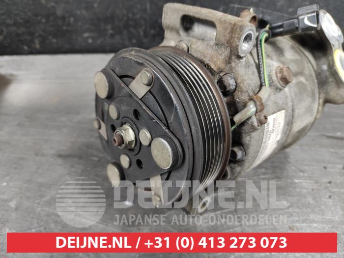 Air conditioning pump from a Mazda 5 (CWA9) 1.6 CITD 16V 2011