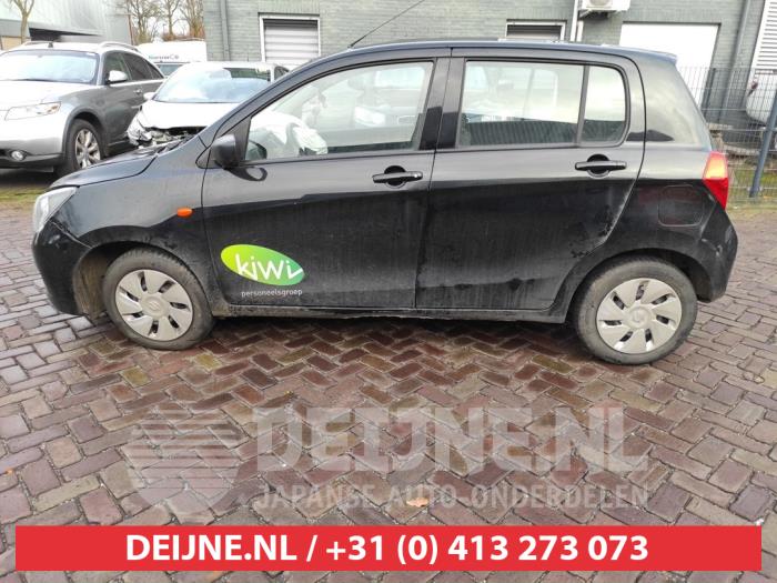 Usados Ventanilla triangular izquierda detrás Suzuki Celerio (LF) 1.0 12V Dualjet Precio € 35,00 Norma de margen ofrecido por V.Deijne Jap.Auto-onderdelen BV