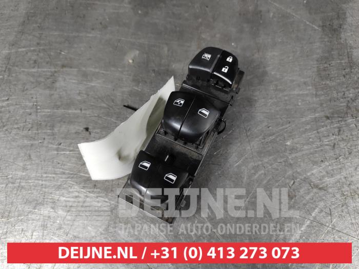 Usados Interruptor combinado de ventanillas Nissan Micra (K14) 0.9 IG-T 12V Precio € 50,00 Norma de margen ofrecido por V.Deijne Jap.Auto-onderdelen BV