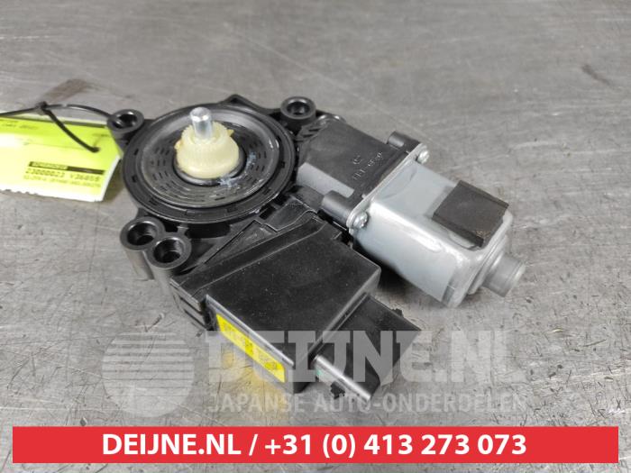 Usados Motor de ventanilla de puerta Kia Cee'd Sportswagon (JDC5) 1.6 GDI 16V Precio € 45,00 Norma de margen ofrecido por V.Deijne Jap.Auto-onderdelen BV