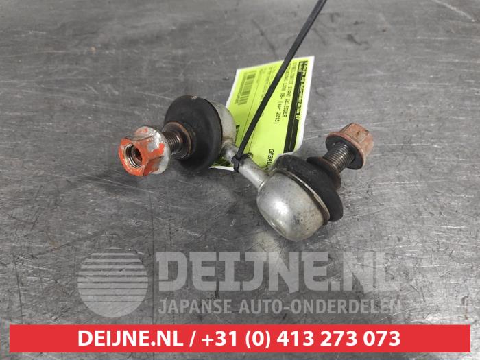 Begagnade Styrning, krängningshämmare Mitsubishi L-200 (KA/KB) 2.5 DI-D 4x4 Pris € 20,00 Marginaltabell erbjuds av V.Deijne Jap.Auto-onderdelen BV