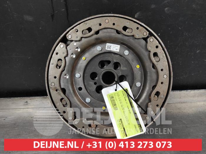Gebrauchte Schwungrad Nissan Micra (K14) 1.0 IG-T 100 Preis € 90,75 Mit Mehrwertsteuer angeboten von V.Deijne Jap.Auto-onderdelen BV