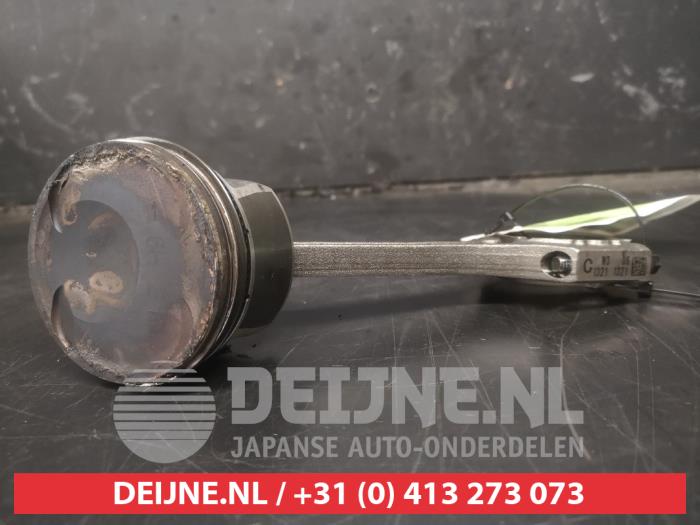 Usagé Piston Hyundai Ioniq 1.6 GDI 16V Hybrid Prix € 50,00 Règlement à la marge proposé par V.Deijne Jap.Auto-onderdelen BV