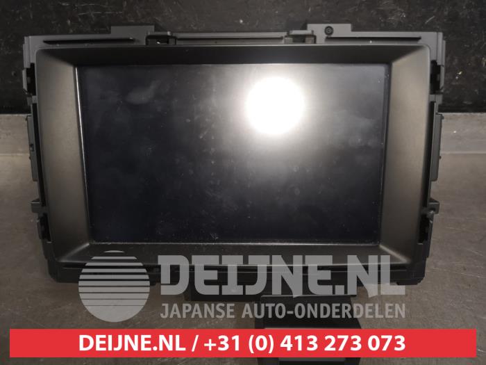 Begagnade Radio Kia Sportage (QL) 1.6 T-GDI 16V 4x4 Pris € 150,00 Marginaltabell erbjuds av V.Deijne Jap.Auto-onderdelen BV