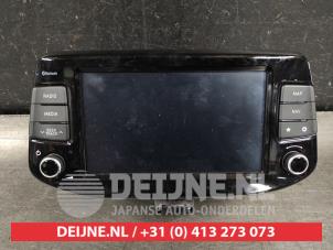 Usados Radio Hyundai i30 (PDEB5/PDEBB/PDEBD/PDEBE) 1.0 T-GDI 12V Precio € 350,00 Norma de margen ofrecido por V.Deijne Jap.Auto-onderdelen BV