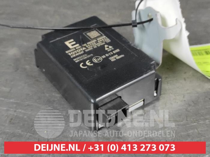 Begagnade Däcktrycksmodul Toyota Yaris III (P13) 1.33 16V Dual VVT-I Pris € 25,00 Marginaltabell erbjuds av V.Deijne Jap.Auto-onderdelen BV