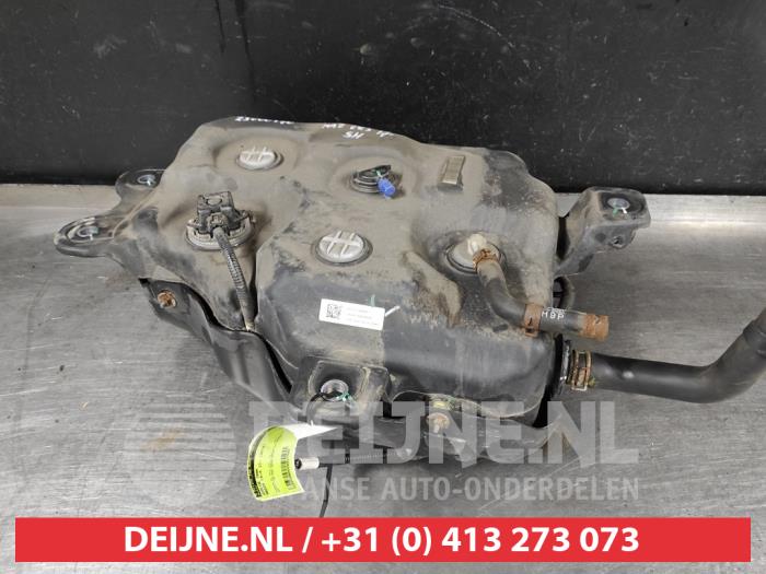 Gebrauchte Adblue Tank Mazda CX-5 II (KF) 2.2 SkyActiv-D 150 16V 2WD Preis € 350,00 Margenregelung angeboten von V.Deijne Jap.Auto-onderdelen BV