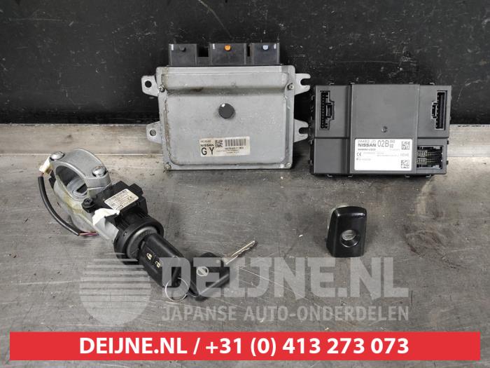 thumbnail interactive-video image 1 of Ignition Lock Cylinder & Latch Bolt For Nissan Qashqai - Front Left - LST 1 of 6