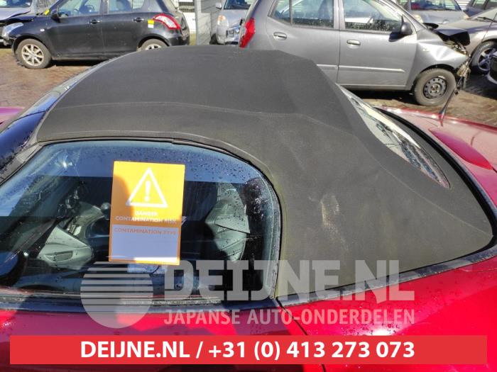 Używane Miekki dach cabrio Mazda MX-5 (ND) 2.0 SkyActiv G-160 16V Cena € 500,00 Procedura marży oferowane przez V.Deijne Jap.Auto-onderdelen BV