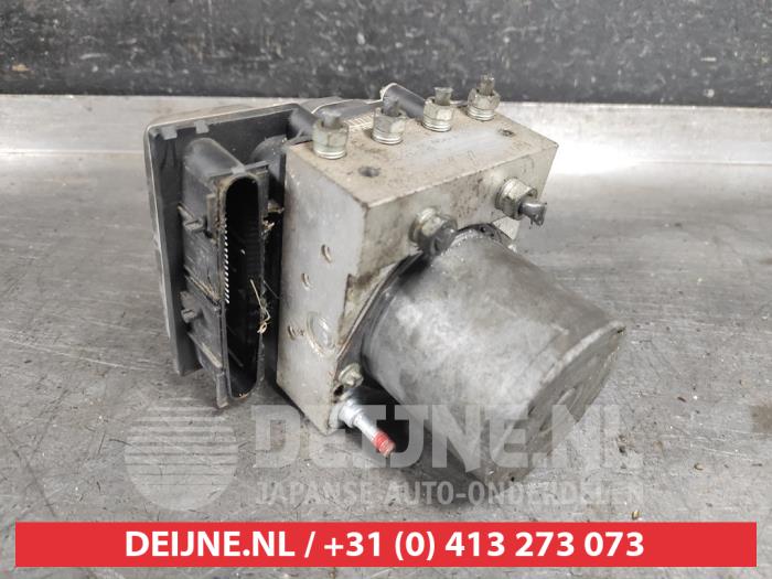Usagé Bloc ABS Toyota Verso 1.6 D-4D 16V Prix € 75,00 Règlement à la marge proposé par V.Deijne Jap.Auto-onderdelen BV