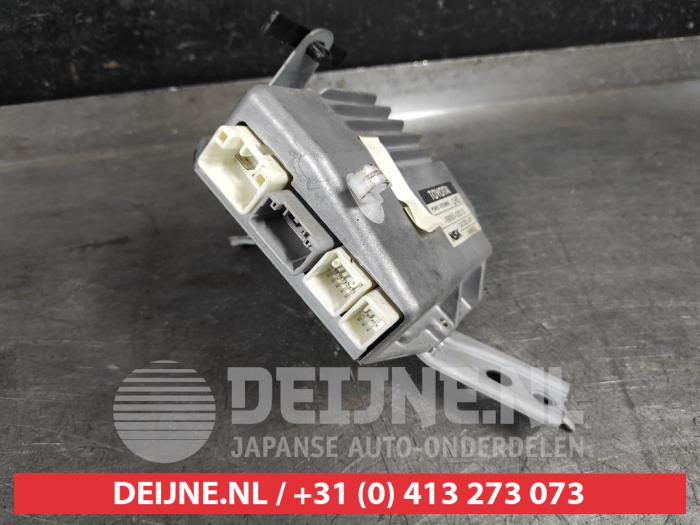 Usagé Ordinateur direction assistée Toyota Corolla (E12) 1.6 16V VVT-i Prix € 35,00 Règlement à la marge proposé par V.Deijne Jap.Auto-onderdelen BV
