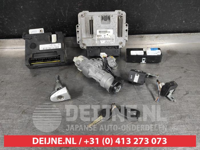 Used Engine management computer Hyundai Santa Fe II (CM) 2.2 CRDi 16V 4x2 Price € 100,00 Margin scheme offered by V.Deijne Jap.Auto-onderdelen BV