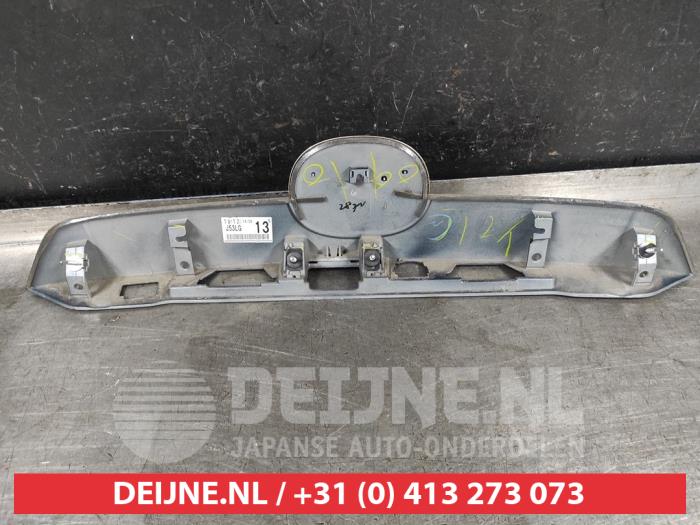 Tailgate handle Mazda CX-5 I 2.0 SkyActiv-G 16V 2WD 42M - K3006