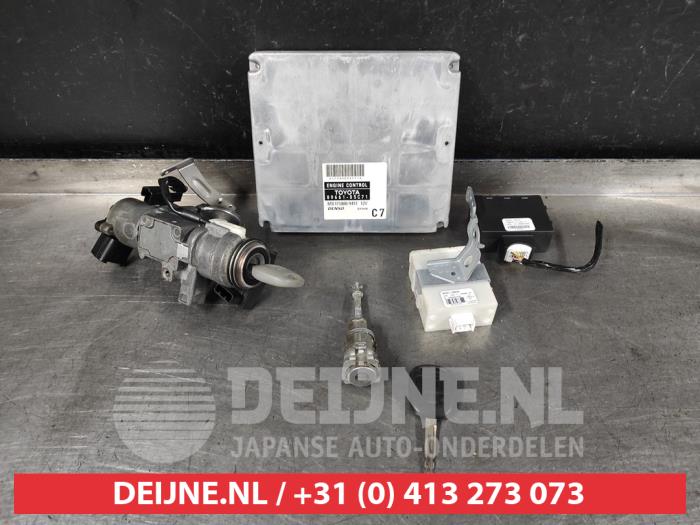 Used Engine management computer Toyota Avensis Wagon (T25/B1E) 2.2 D-4D 16V D-CAT Price € 125,00 Margin scheme offered by V.Deijne Jap.Auto-onderdelen BV
