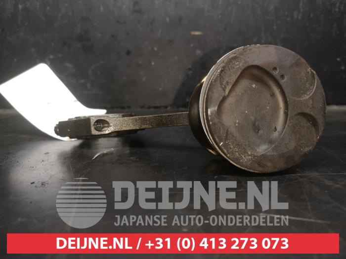 Usados Pistón Lexus IS (E2) 250 2.5 V6 24V Precio € 50,00 Norma de margen ofrecido por V.Deijne Jap.Auto-onderdelen BV