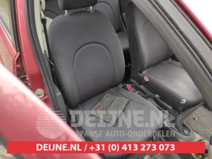 Used Seat, right Daihatsu Sirion 2 (M3) 1.0 12V DVVT Price on request offered by V.Deijne Jap.Auto-onderdelen BV
