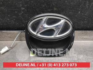 Used Tailgate handle Hyundai i30 (FD) 2.0 CVVT 16V Price on request offered by V.Deijne Jap.Auto-onderdelen BV