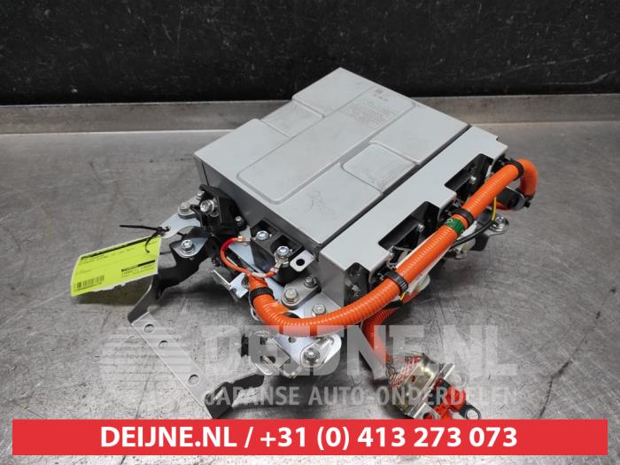 Używane DC/CD konwertor Mitsubishi Outlander (GF/GG) 2.0 16V PHEV 4x4 Cena na żądanie oferowane przez V.Deijne Jap.Auto-onderdelen BV