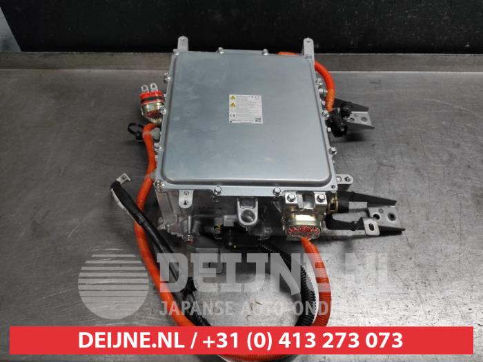 Używane Ladowarka akumulatorowa Mitsubishi Outlander (GF/GG) 2.0 16V PHEV 4x4 Cena € 500,00 Procedura marży oferowane przez V.Deijne Jap.Auto-onderdelen BV