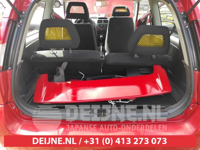 Spoiler from a Suzuki Ignis (FH) 1.5 16V Sport 2006