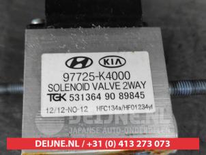 Usagé Valve d'expansion clim Hyundai Kona (OS) 39 kWh Prix € 100,00 Règlement à la marge proposé par V.Deijne Jap.Auto-onderdelen BV