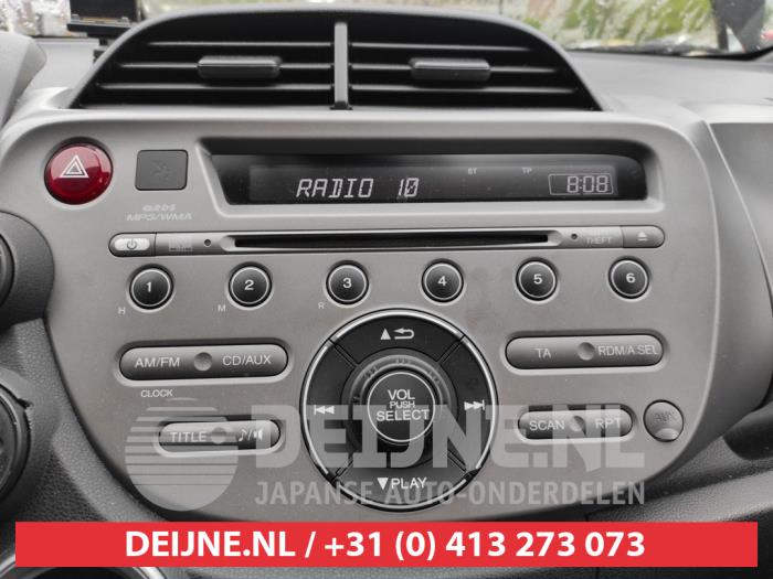 Radio from a Honda Jazz (GE6/GE8/GG/GP) 1.4 VTEC 16V 2010