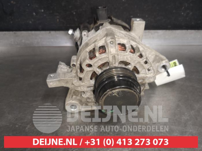 Begagnade Dynamo Toyota Yaris III (P13) 1.5 16V Dual VVT-iE Pris € 45,00 Marginaltabell erbjuds av V.Deijne Jap.Auto-onderdelen BV