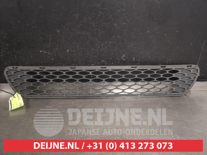 Używane Grill Kia Pro cee'd (EDB3) 1.6 CVVT 16V Cena na żądanie oferowane przez V.Deijne Jap.Auto-onderdelen BV
