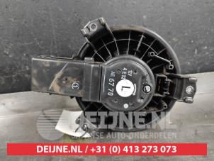 Used Heating and ventilation fan motor Toyota Hilux VI 2.4 D4D-F 16V 4x4 Price on request offered by V.Deijne Jap.Auto-onderdelen BV