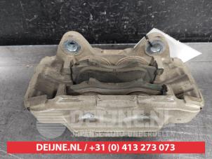 Used Front brake calliper, left Toyota Hilux VI 2.4 D4D-F 16V 4x4 Price on request offered by V.Deijne Jap.Auto-onderdelen BV