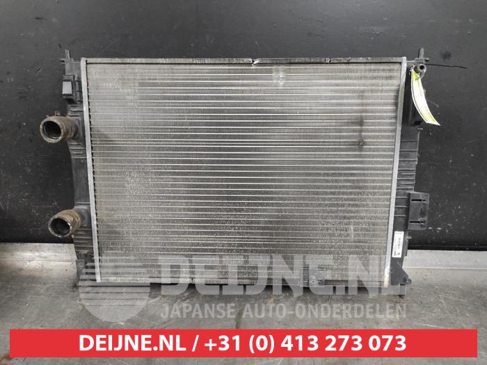 Usagé Radiateur Nissan Qashqai (J10) 2.0 16V Prix € 50,00 Règlement à la marge proposé par V.Deijne Jap.Auto-onderdelen BV