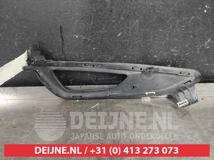 Bumper grille Hyundai Tucson 1.7 CRDi 16V 2WD - 86526D7110