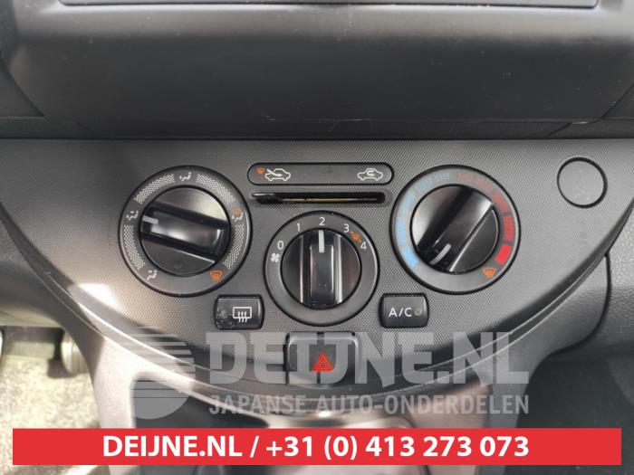 Heater control panel from a Nissan Note (E11) 1.4 16V 2009