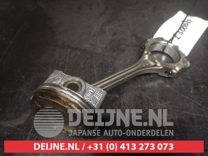 Gebrauchte Kolben Toyota Yaris III (P13) 1.33 16V Dual VVT-I Preis € 50,00 Margenregelung angeboten von V.Deijne Jap.Auto-onderdelen BV