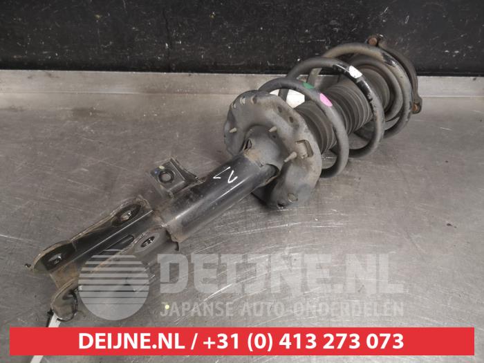 Front shock absorber rod, left from a Hyundai Tucson (TL) 1.6 GDi 16V 2WD 2018