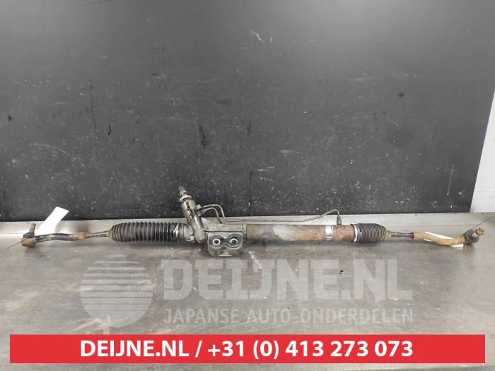 Power steering box from a Nissan Navara (D40) 2.5 dCi 16V 4x4 2010