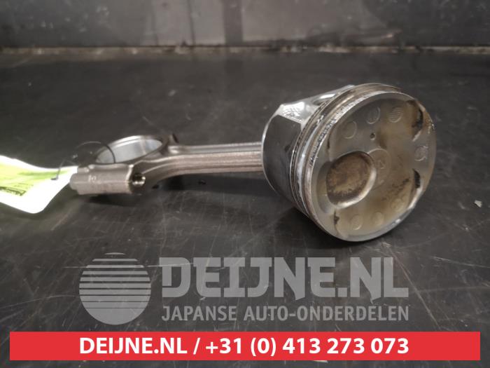 Used Piston Nissan Juke (F15) 1.6 DIG-T 16V Nismo RS Price € 50,00 Margin scheme offered by V.Deijne Jap.Auto-onderdelen BV