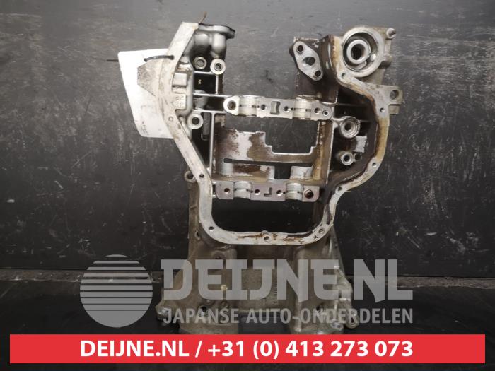 Usagé Couvercle carter Toyota Previa (R3) 2.4i 16V VVT-i Prix € 50,00 Règlement à la marge proposé par V.Deijne Jap.Auto-onderdelen BV