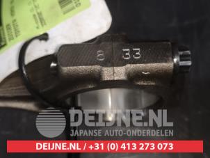 Kolben van een Toyota Verso 1.8 16V VVT-i 2012