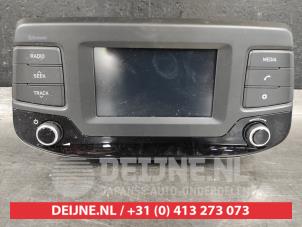 Usados Radio Hyundai i30 Wagon (PDEF5) 1.0 T-GDI 12V Precio € 75,00 Norma de margen ofrecido por V.Deijne Jap.Auto-onderdelen BV