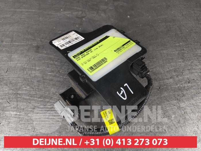 Begagnade Dödvinkelsensor Kia Sportage (QL) 1.6 T-GDI 16V 4x4 Pris € 100,00 Marginaltabell erbjuds av V.Deijne Jap.Auto-onderdelen BV