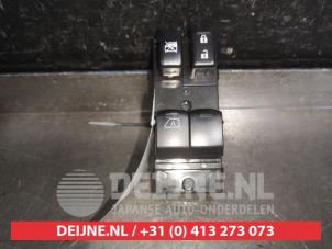 Used Multi-functional window switch Nissan Note (E12) 1.2 68 Price on request offered by V.Deijne Jap.Auto-onderdelen BV