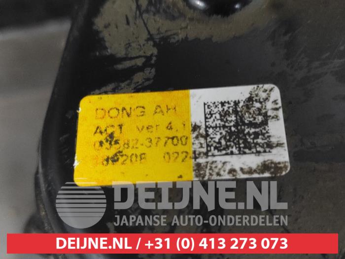 Rear brake calliper, left from a Kia Ceed (CDB5/CDBB) 1.4 T-GDI 16V 2018