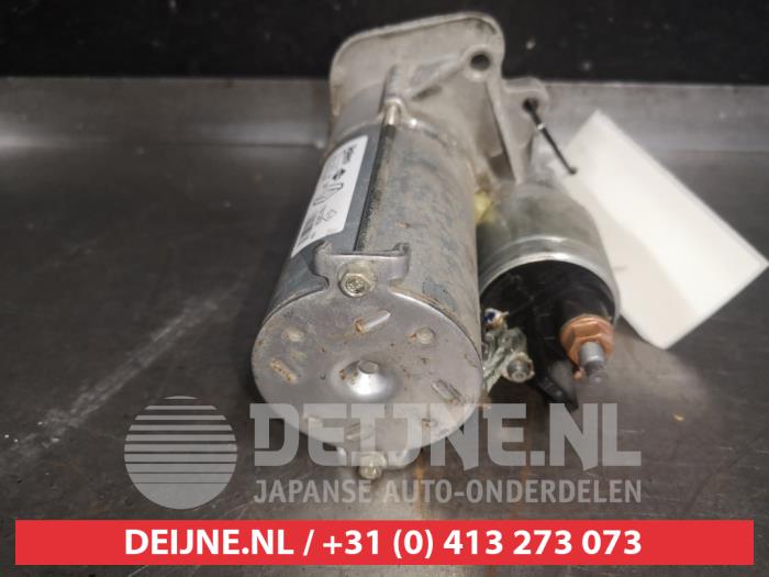 Anlasser van een Nissan Qashqai (J10) 1.5 dCi DPF 2013