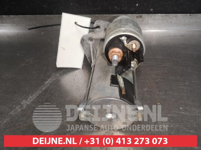 Anlasser van een Nissan Qashqai (J10) 1.5 dCi DPF 2013