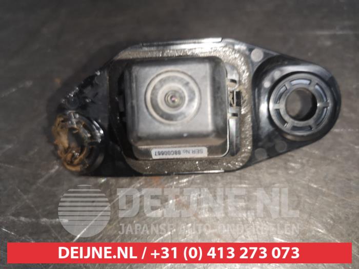 Używane Kamera cofania Toyota Avensis Wagon (T27) 2.0 16V D-4D-F Cena € 125,00 Procedura marży oferowane przez V.Deijne Jap.Auto-onderdelen BV