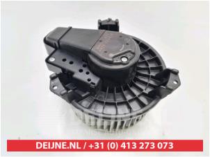 Nuevos Motor de ventilador de calefactor Toyota Prius Precio € 114,90 IVA incluido ofrecido por V.Deijne Jap.Auto-onderdelen BV